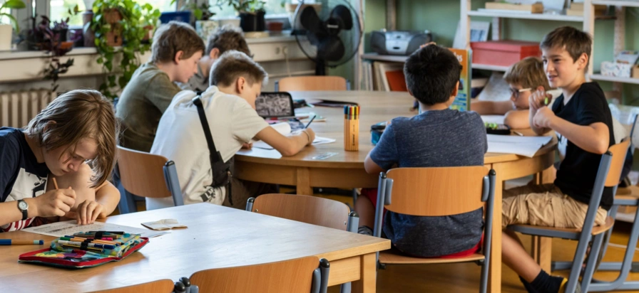 Kinder im Unterricht