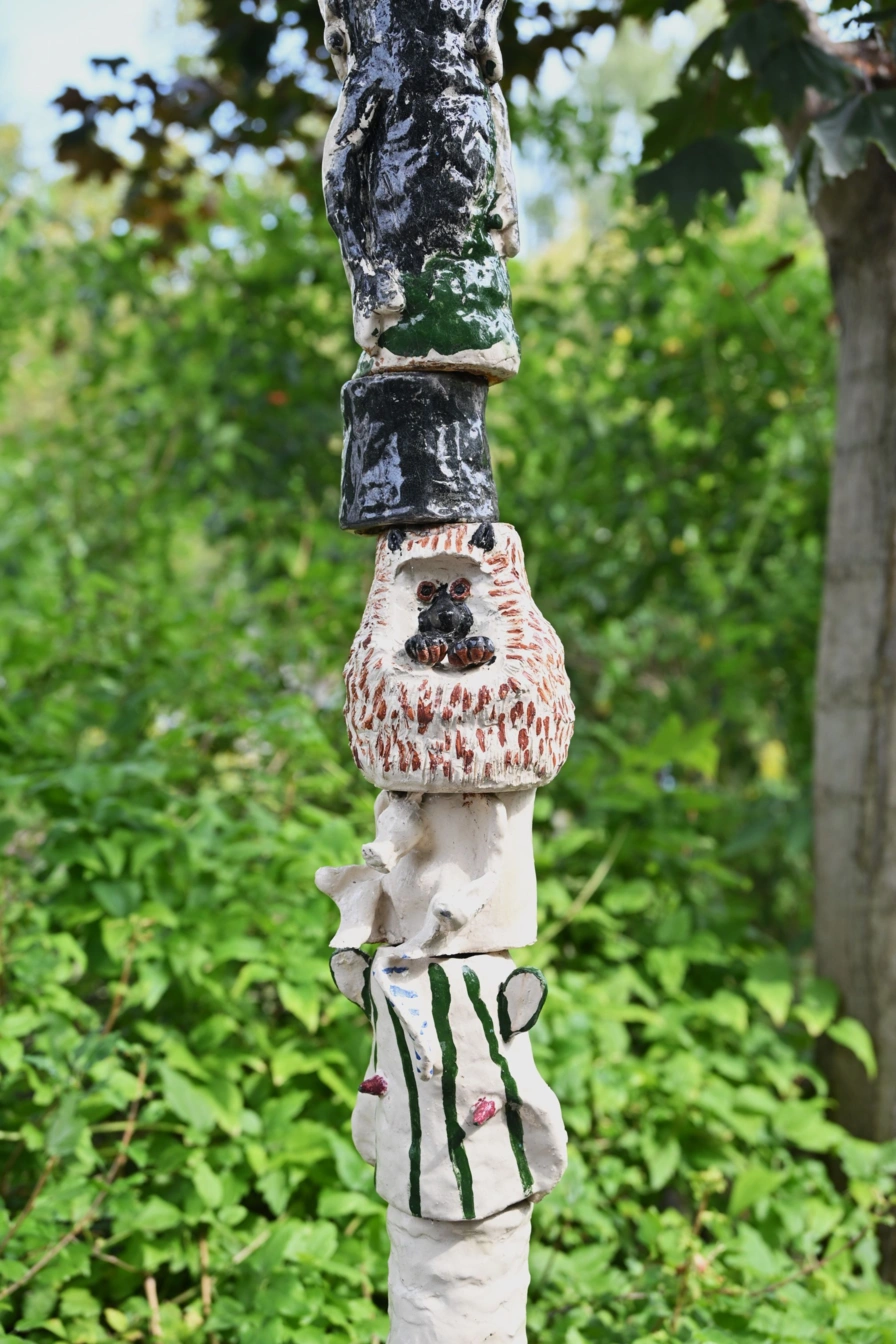 Tonarbeit im Schulgelände als Deko