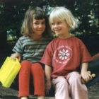 Kinder auf Hängematte