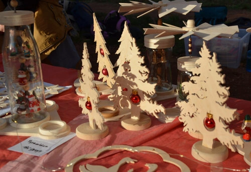 Weihnachtsmarkt Holzarbeiten