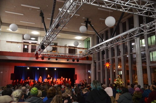 Weihnachtsmarktkonzert Aula